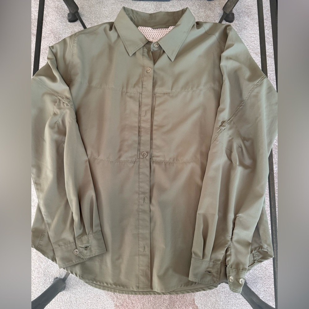 Royal Robins travel / adventure shirt. XL. EUC. Olive. Tons of features.